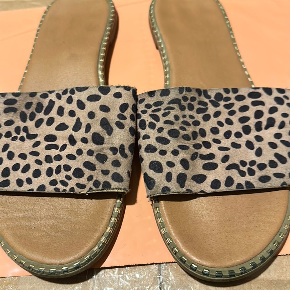 Used sandals FREE with purchase